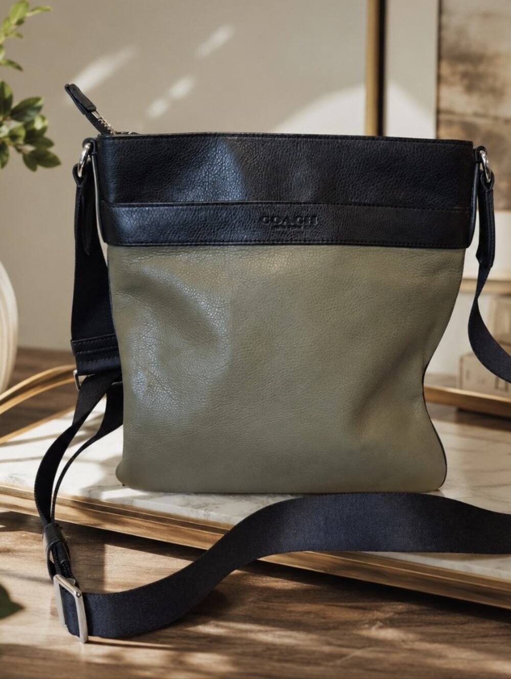 Coach Bowery Crossbody Slim Leather Messenger Bag Olive Green Black F71842